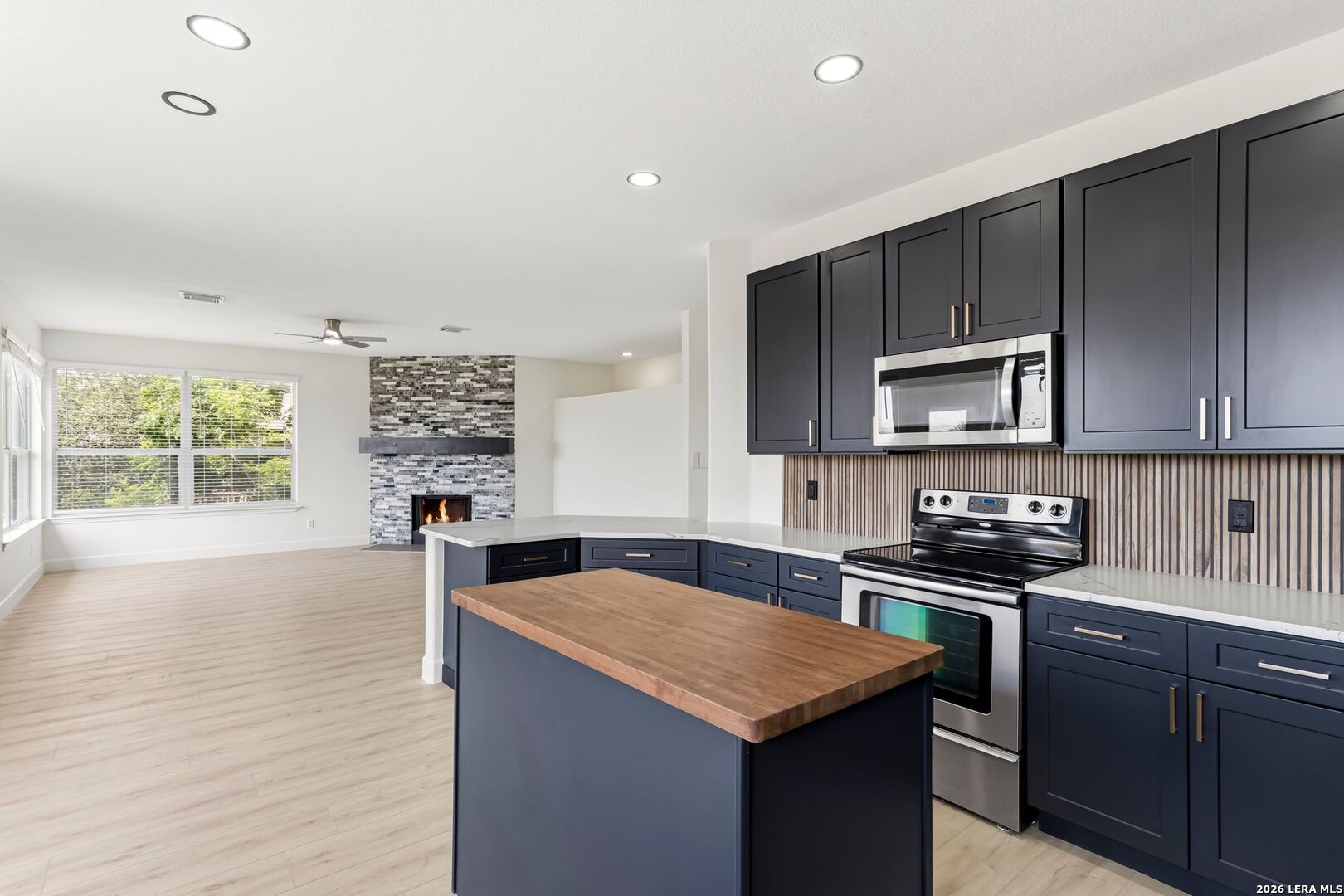 21011 La Pena, , 78258 — photo 1