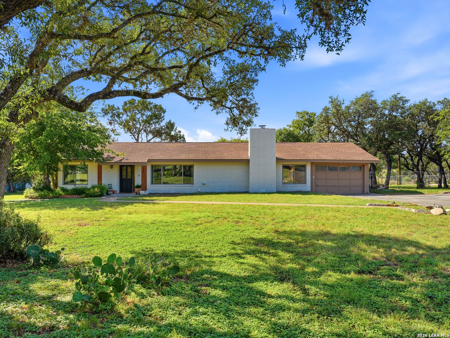 136 Royal Oaks Loop, ,  78028 — photo 1