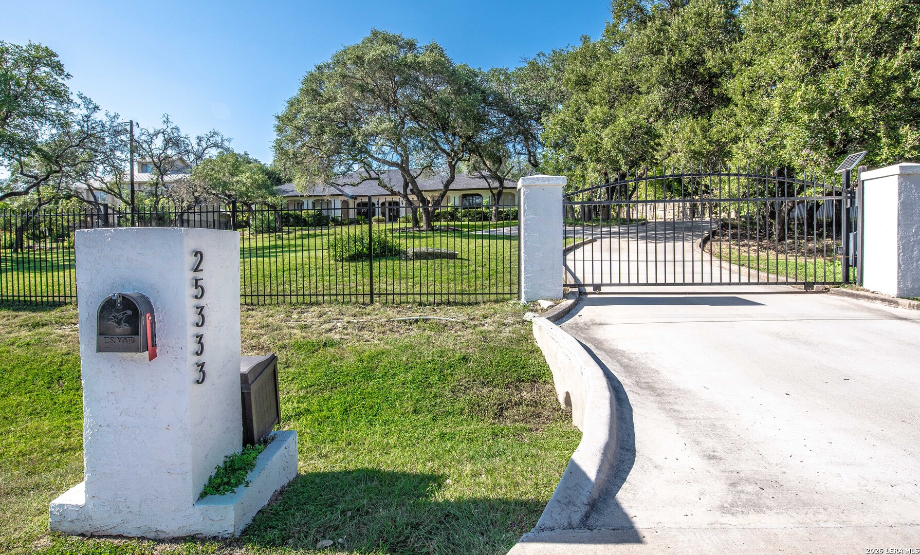 25333 NIGHTHAWK LN, San Antonio, TX 78255 — photo 1