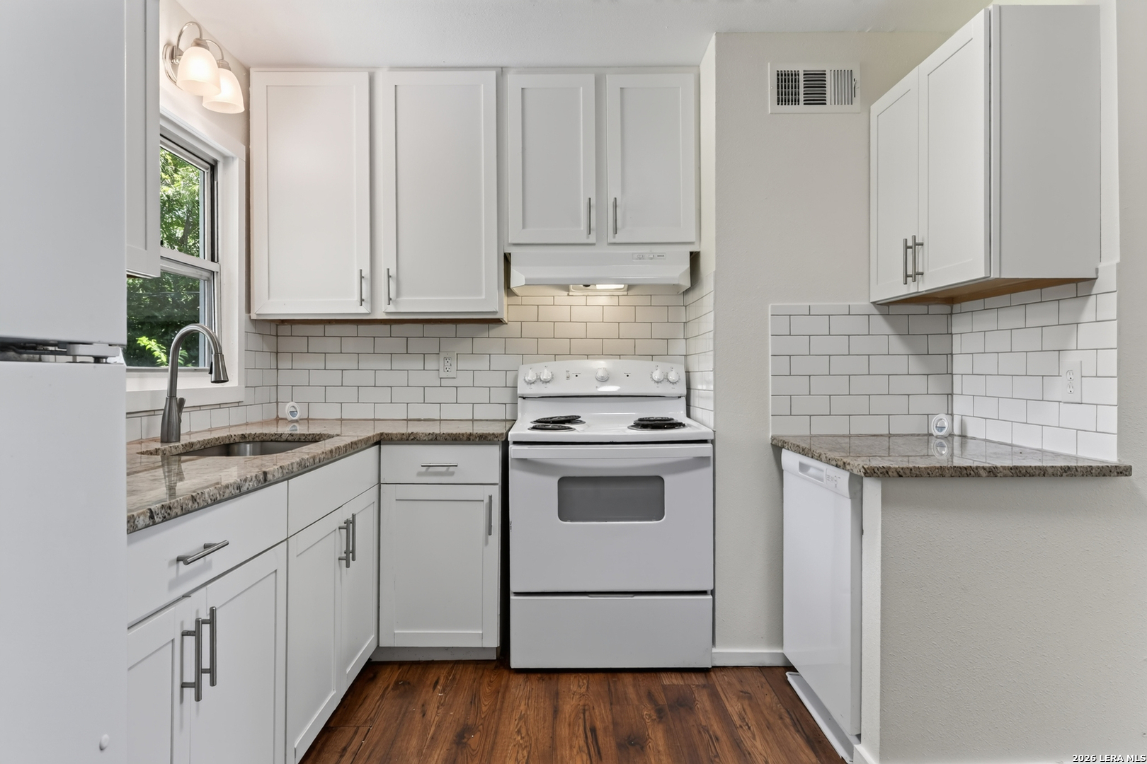 415 BYRNES DR, ,  78209 — photo 1