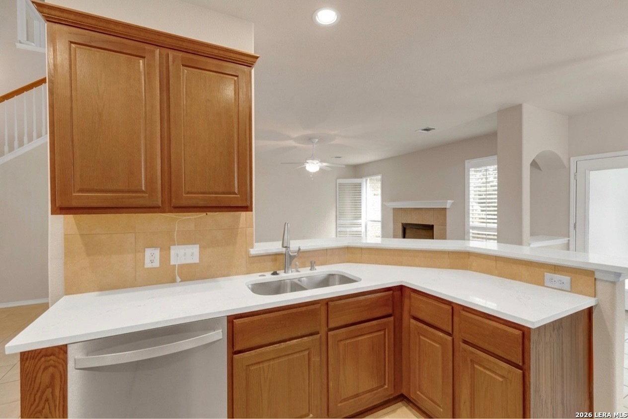 18615 Rogers Gln, ,  78258 — photo 1
