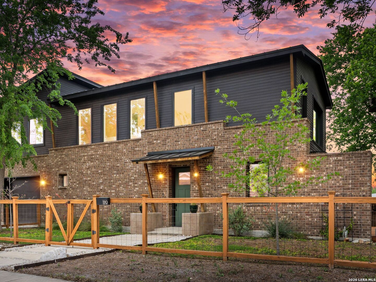 1119 DAWSON ST, San Antonio, TX 78202 — photo 1