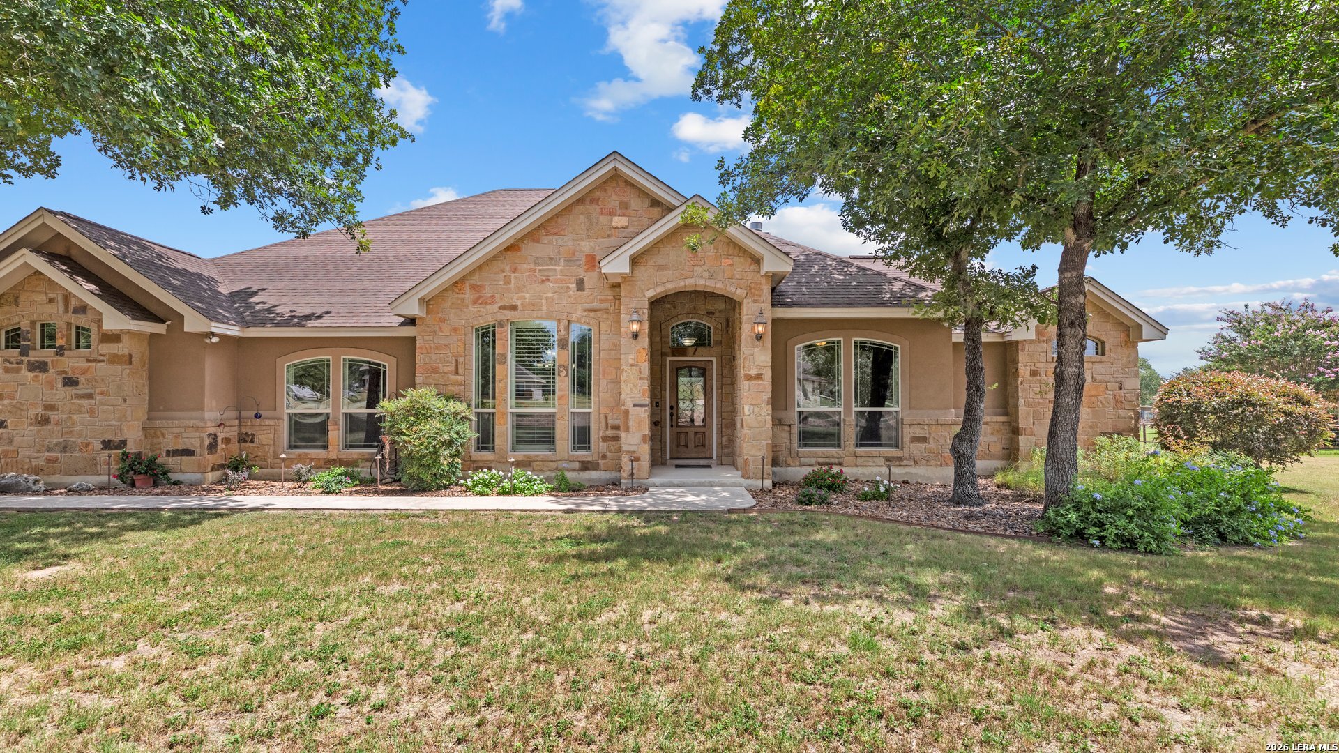 192 COPPER RIDGE DR, La Vernia, TX 78121 — photo 1