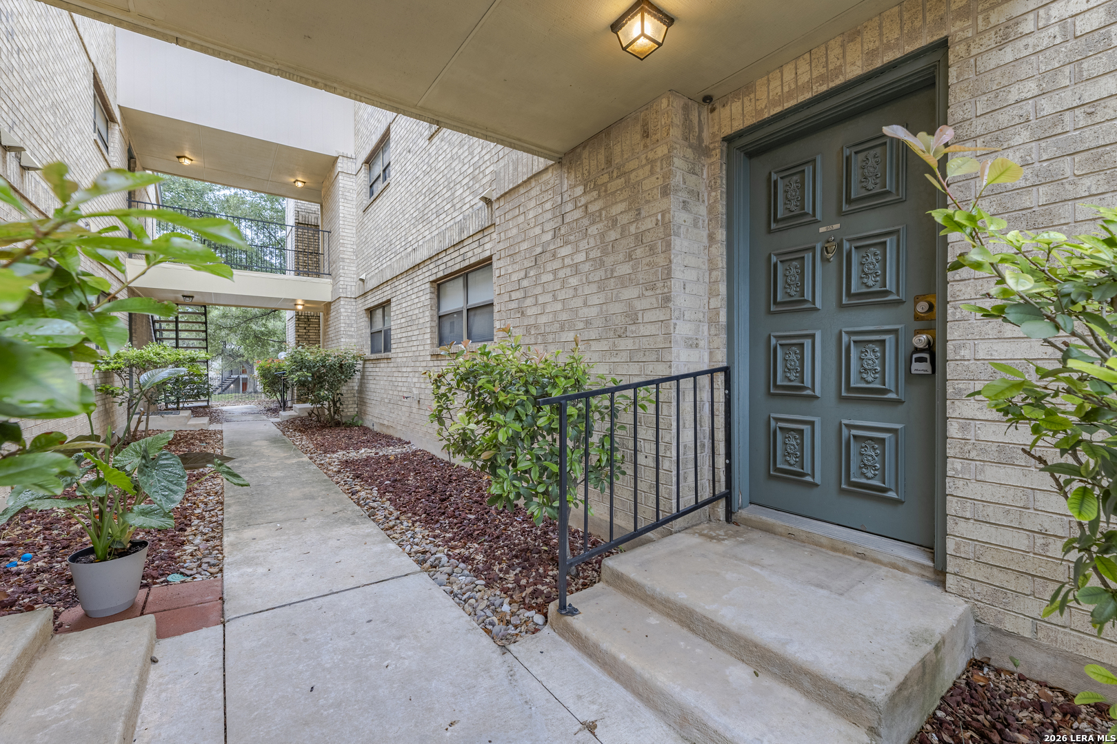 11843 Braesview, San Antonio, TX 78213 — photo 1