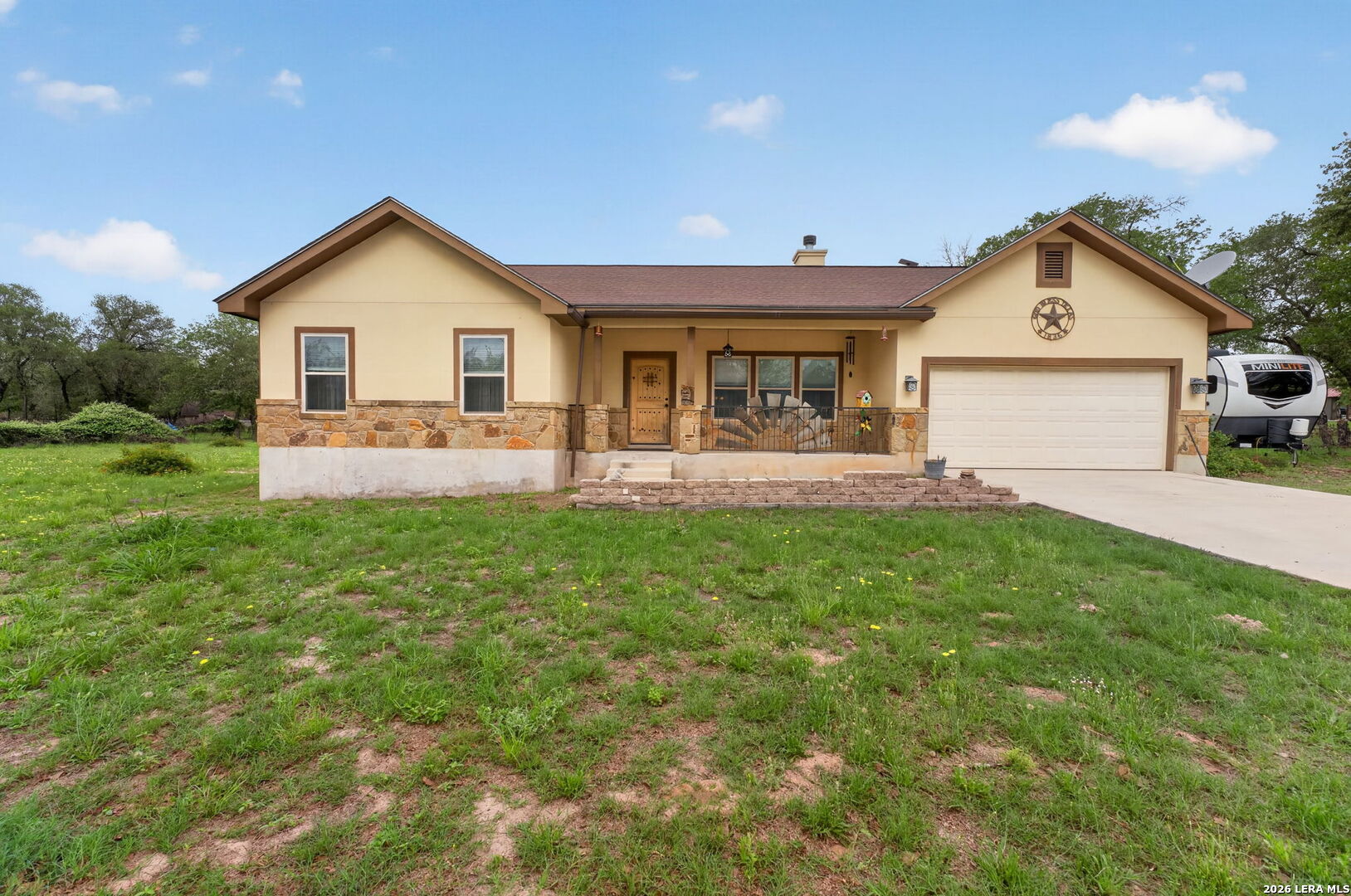 160 County Road 6874, Natalia, TX 78059 — photo 1