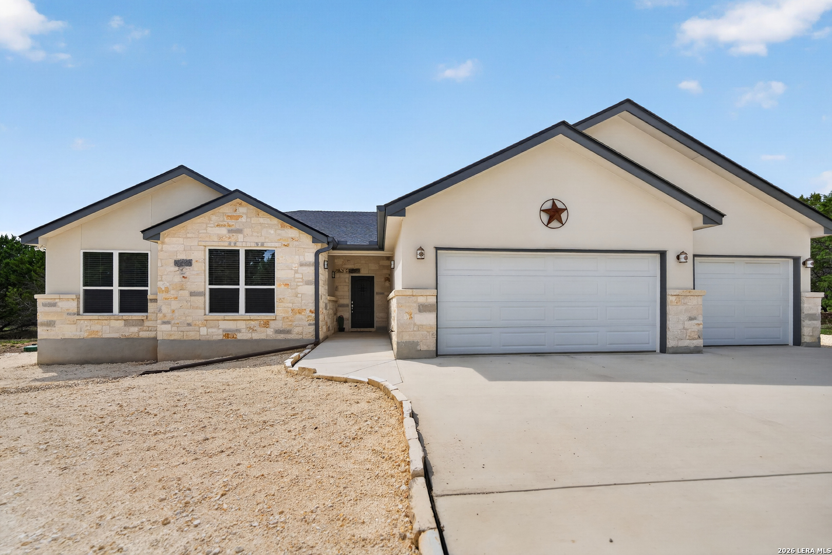 258 HEINEN RD, Bandera, TX 78003 — photo 1