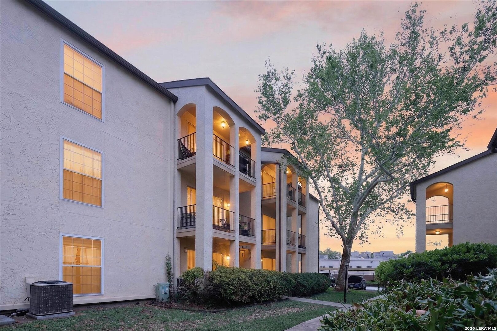 8702 Village Dr, San Antonio, TX 78217 — photo 1