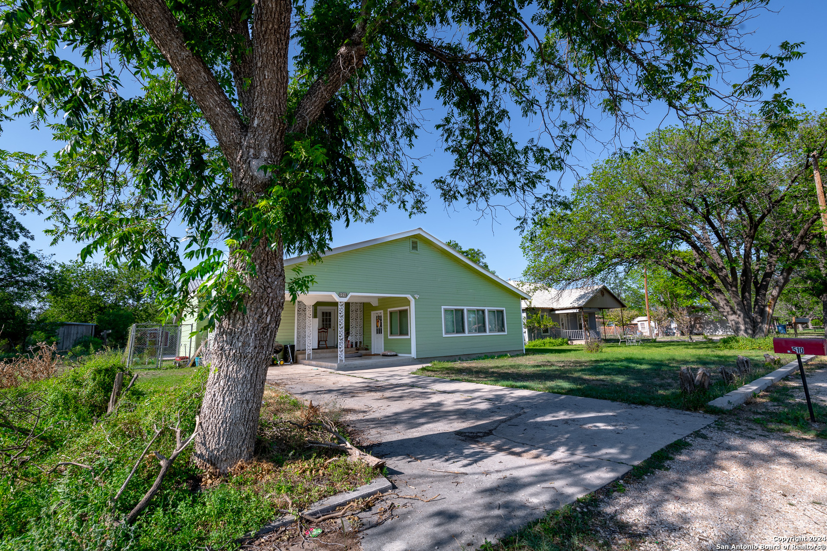 1510 llano, ,  76849 — photo 1