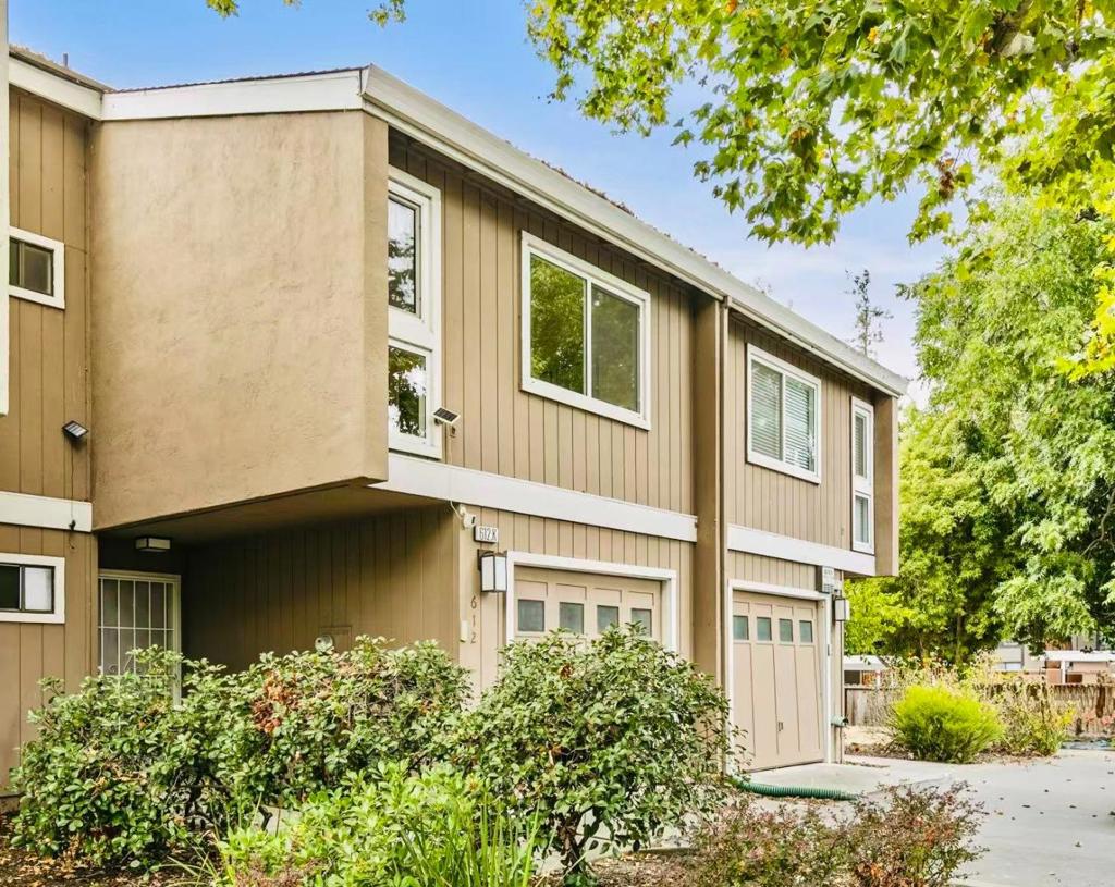 612 Sierra Vista Avenue K, Mountain View, CA 94043 — photo 1