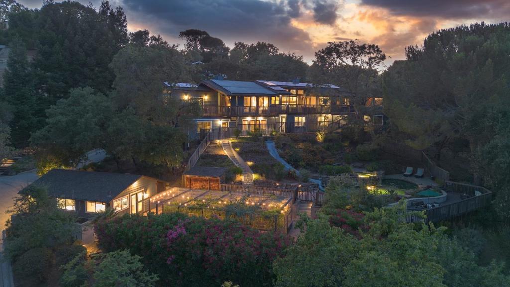 21100 Saratoga Hills Road, Saratoga, CA 95070 — photo 1
