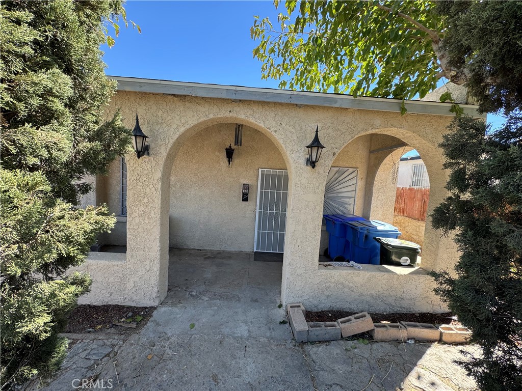 409 S 6th, Barstow, CA 92311 — photo 1