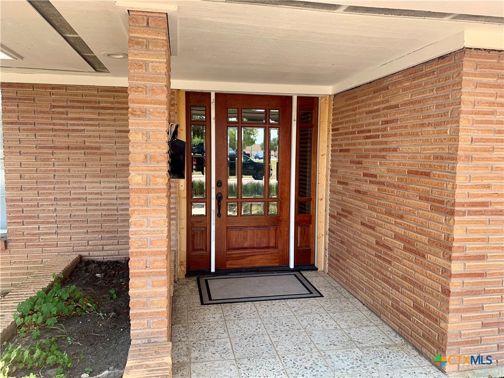 2202 Loma Vista, Victoria, TX 77901 — photo 1