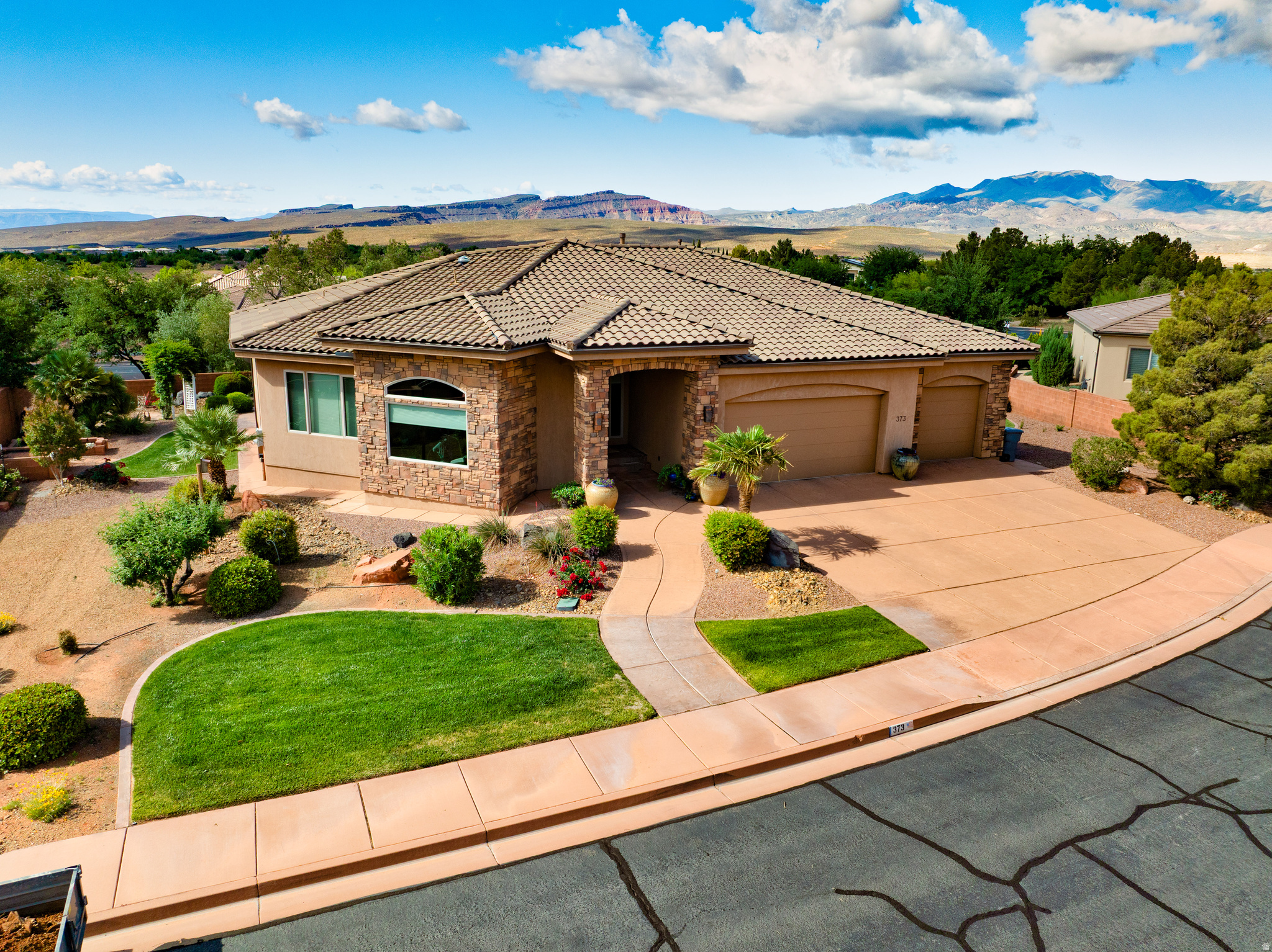 373 W MERIDIAN DR, Ivins, UT 84738 — photo 1