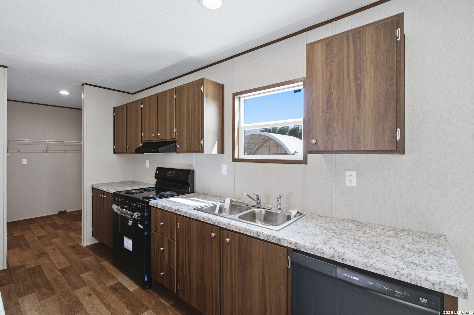 136 Parkview, ,  78114 — photo 1