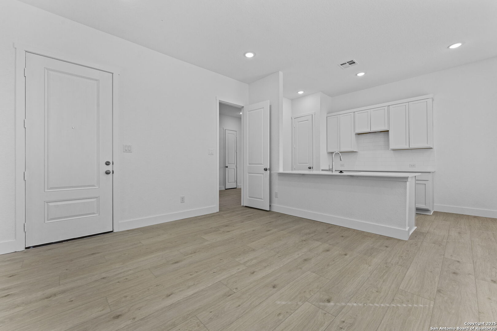 5516 Paschal Park, ,  78132 — photo 1