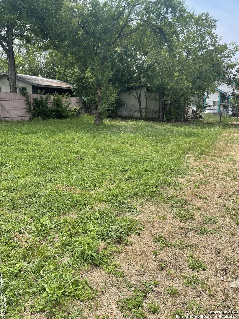 812 W HOLLYWOOD AVE, San Antonio, TX 78212 — photo 1