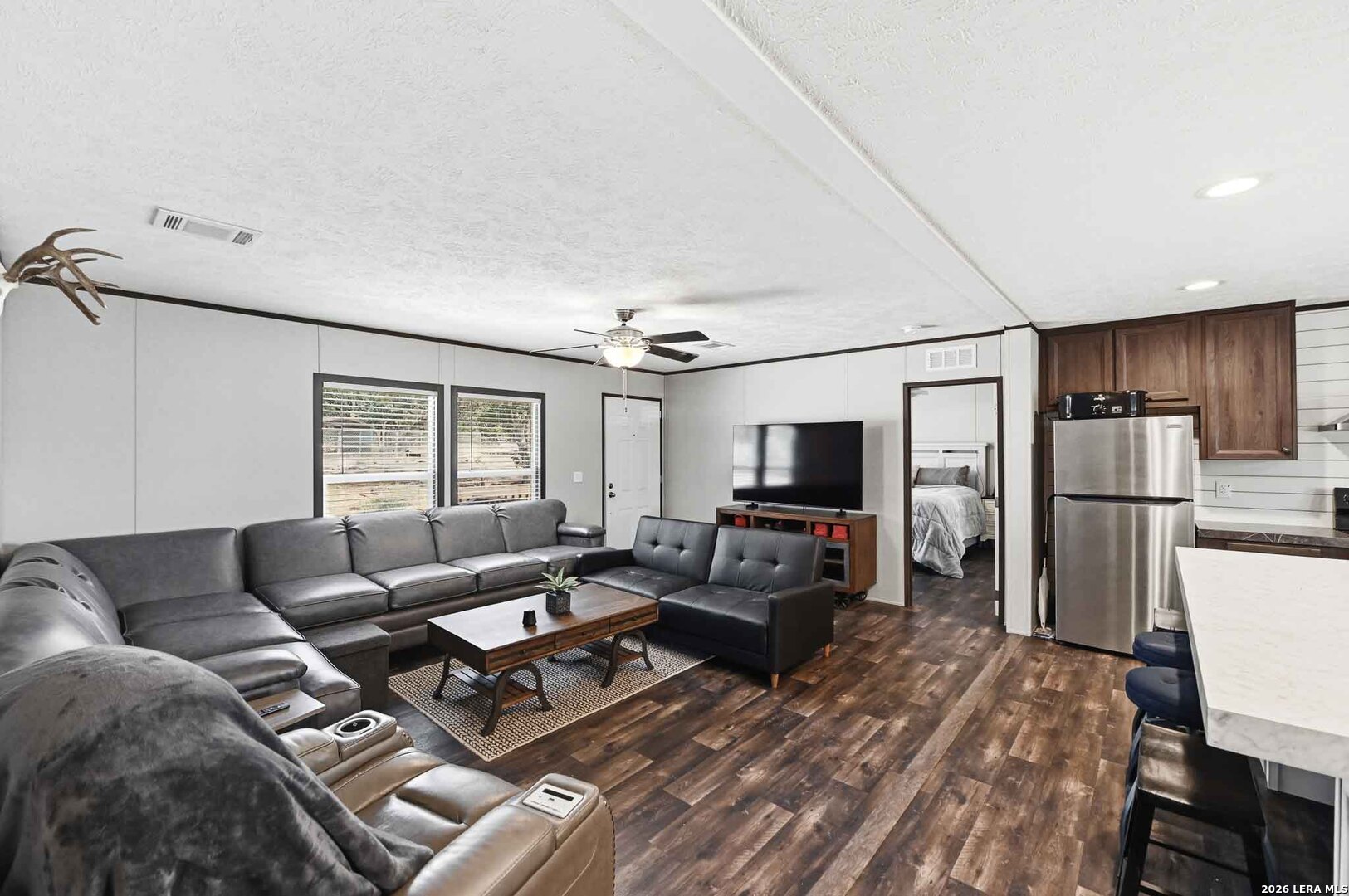 460 VINE ST, ,  78028 — photo 1