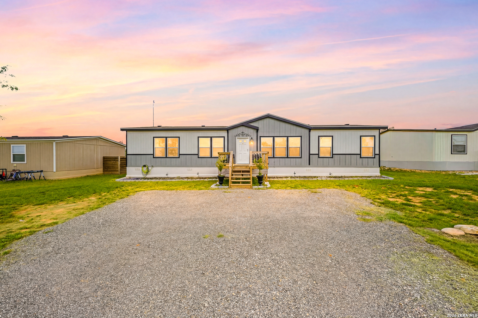 173 VIRIDIAN VW, Pleasanton, TX 78064 — photo 1
