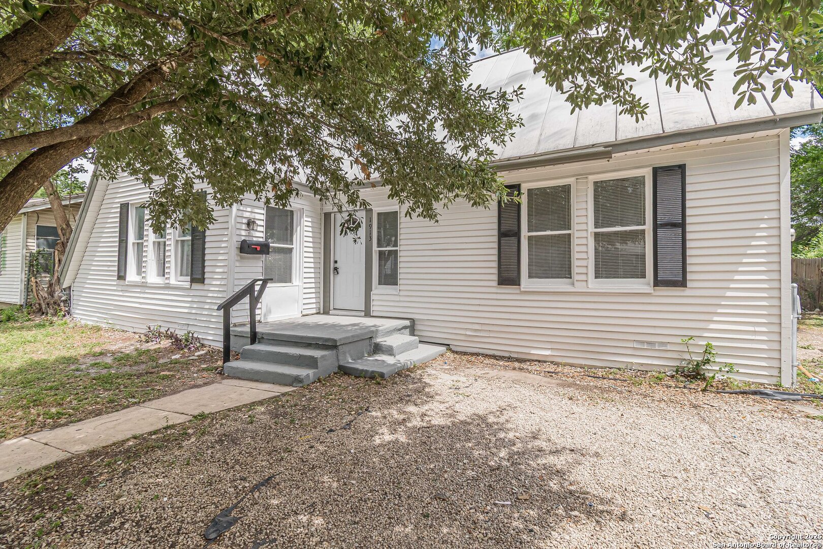 1913 Santa Anna, San Antonio, TX 78201 — photo 1