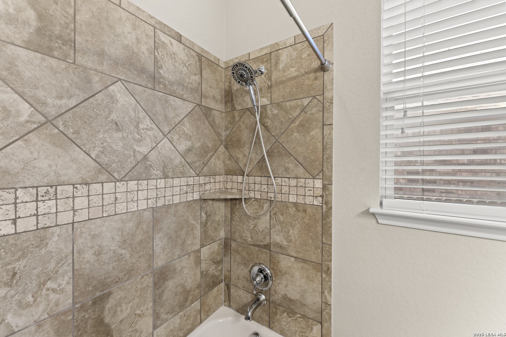 9710 Monken, , 78006 — photo 1