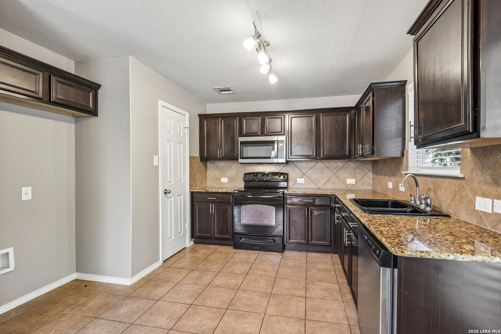 2535 FAYETTE DR, ,  78130 — photo 1