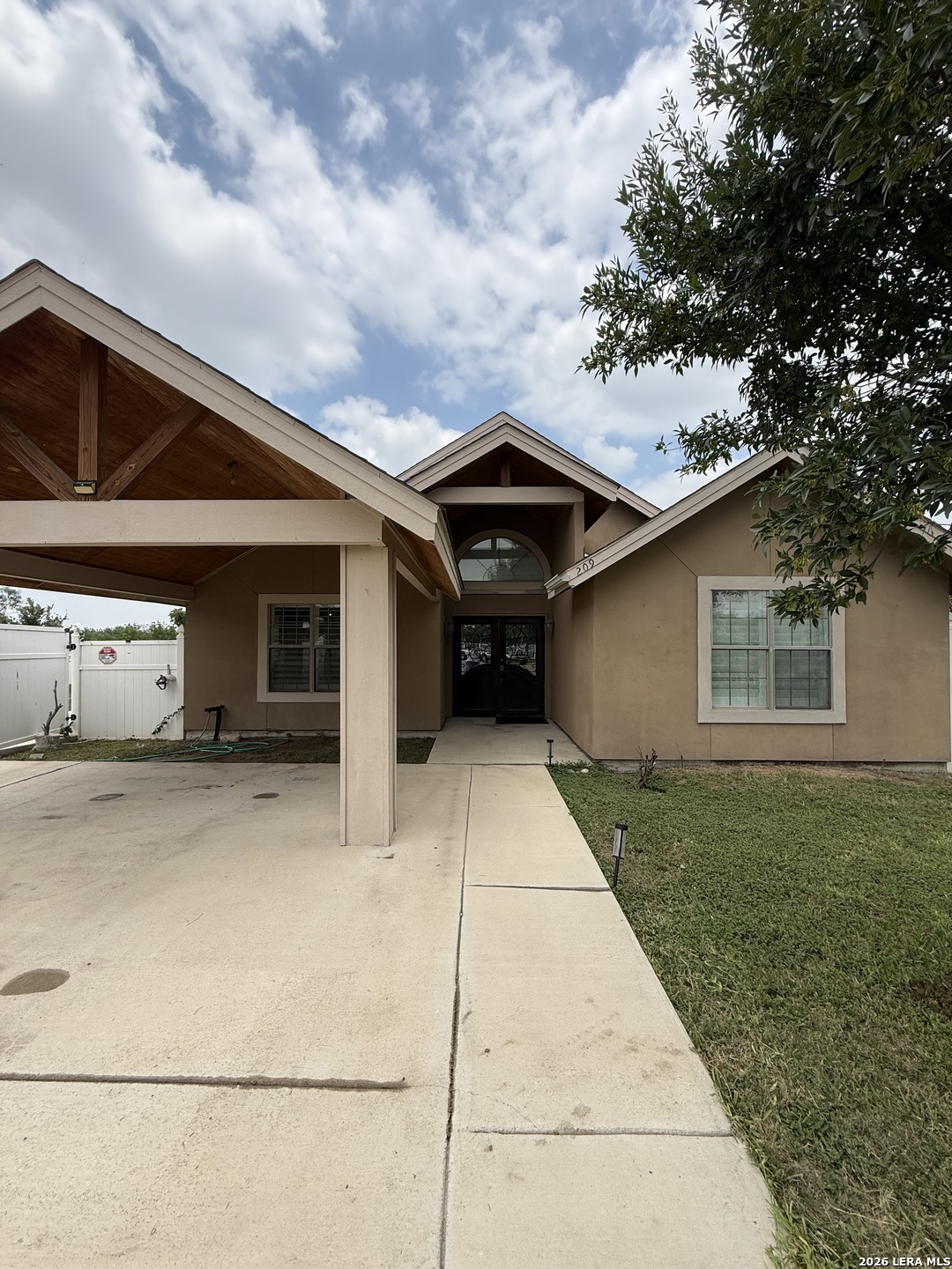 209 SANTA FE TRL, Eagle Pass, TX 78852 — photo 1
