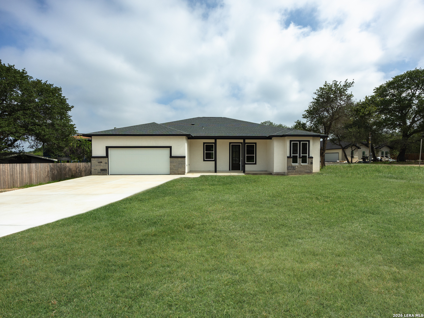 4807 BLUE BEECH DR, Elmendorf, TX 78112 — photo 1