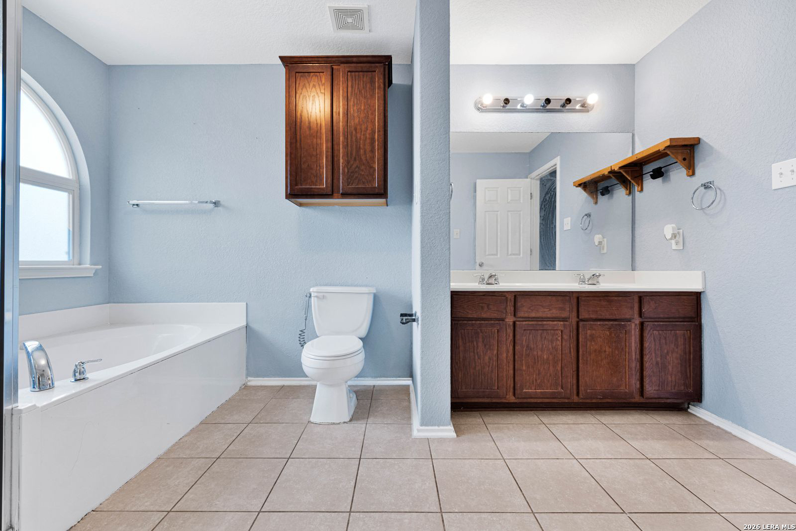 701 Hollow Rdg, ,  78108 — photo 1