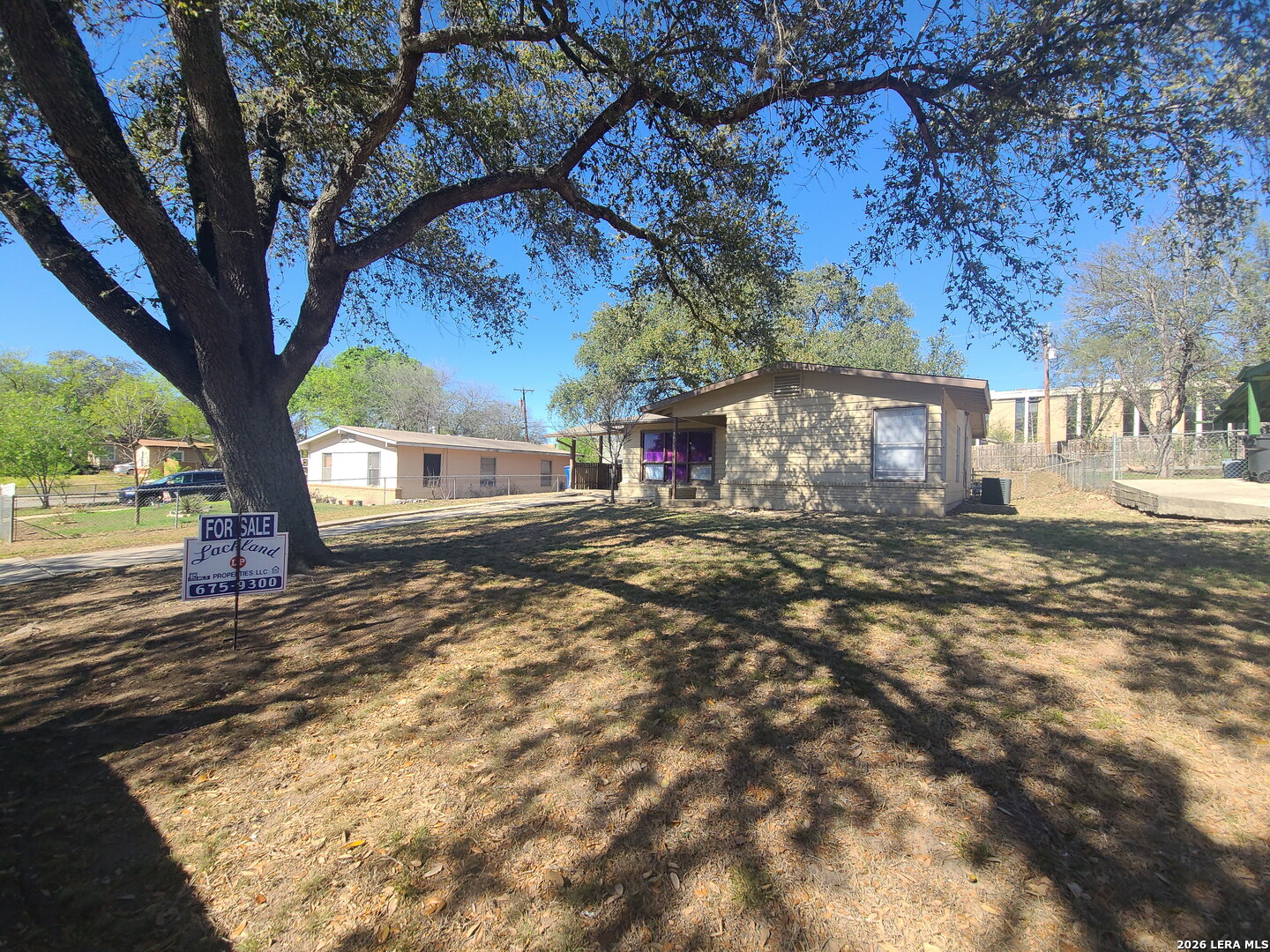 5611 HORIZON, San Antonio, TX 78228 — photo 1