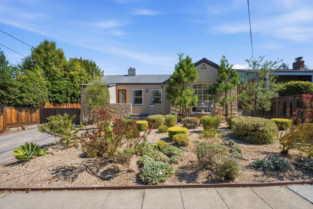 2719 Brewster Avenue, Redwood City, CA 94062 — photo 1