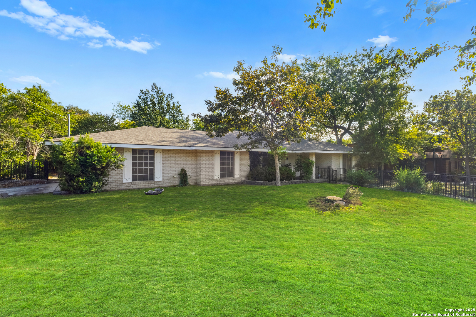 6041 Trone Trail, Leon Valley, TX 78238 — photo 1