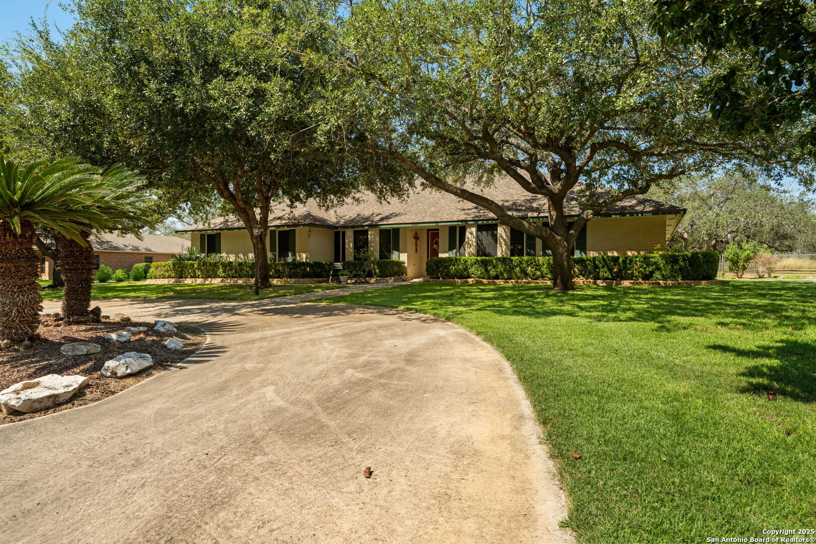 231 Hayden, ,  78064 — photo 1