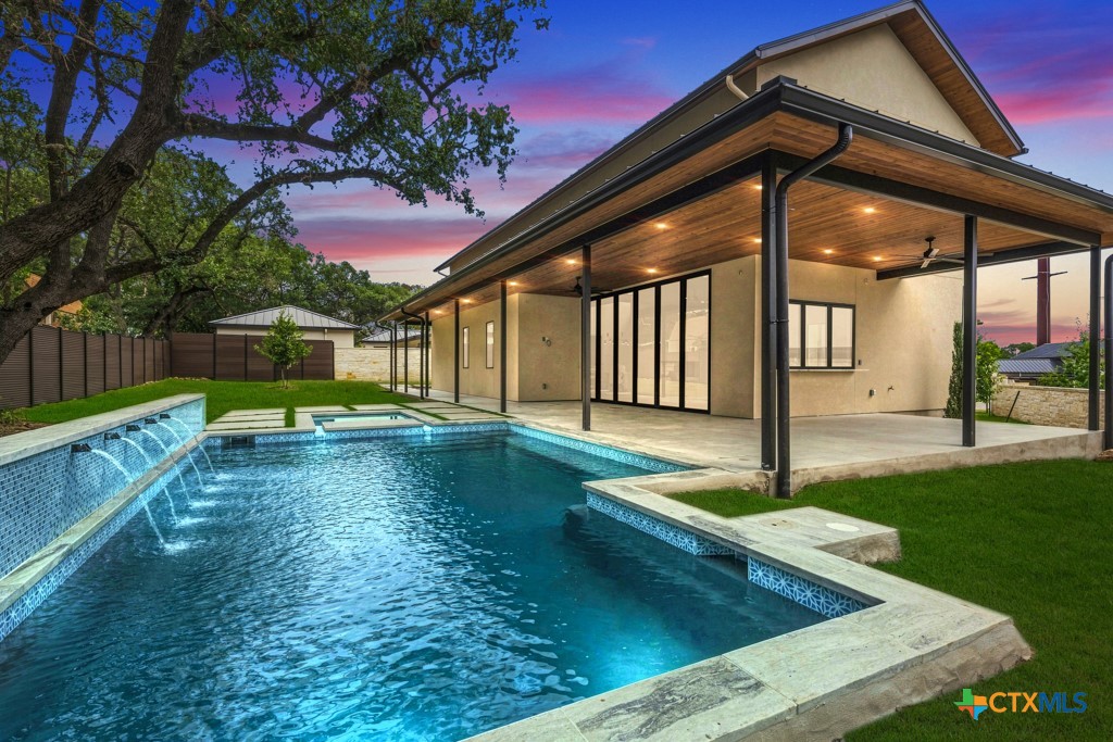 103 Lakeview Boulevard, New Braunfels, TX 78130 — photo 1