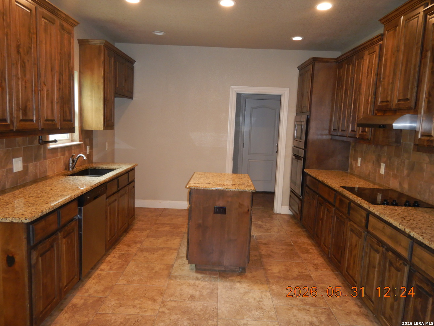13147 Compass Rose, ,  78263 — photo 1