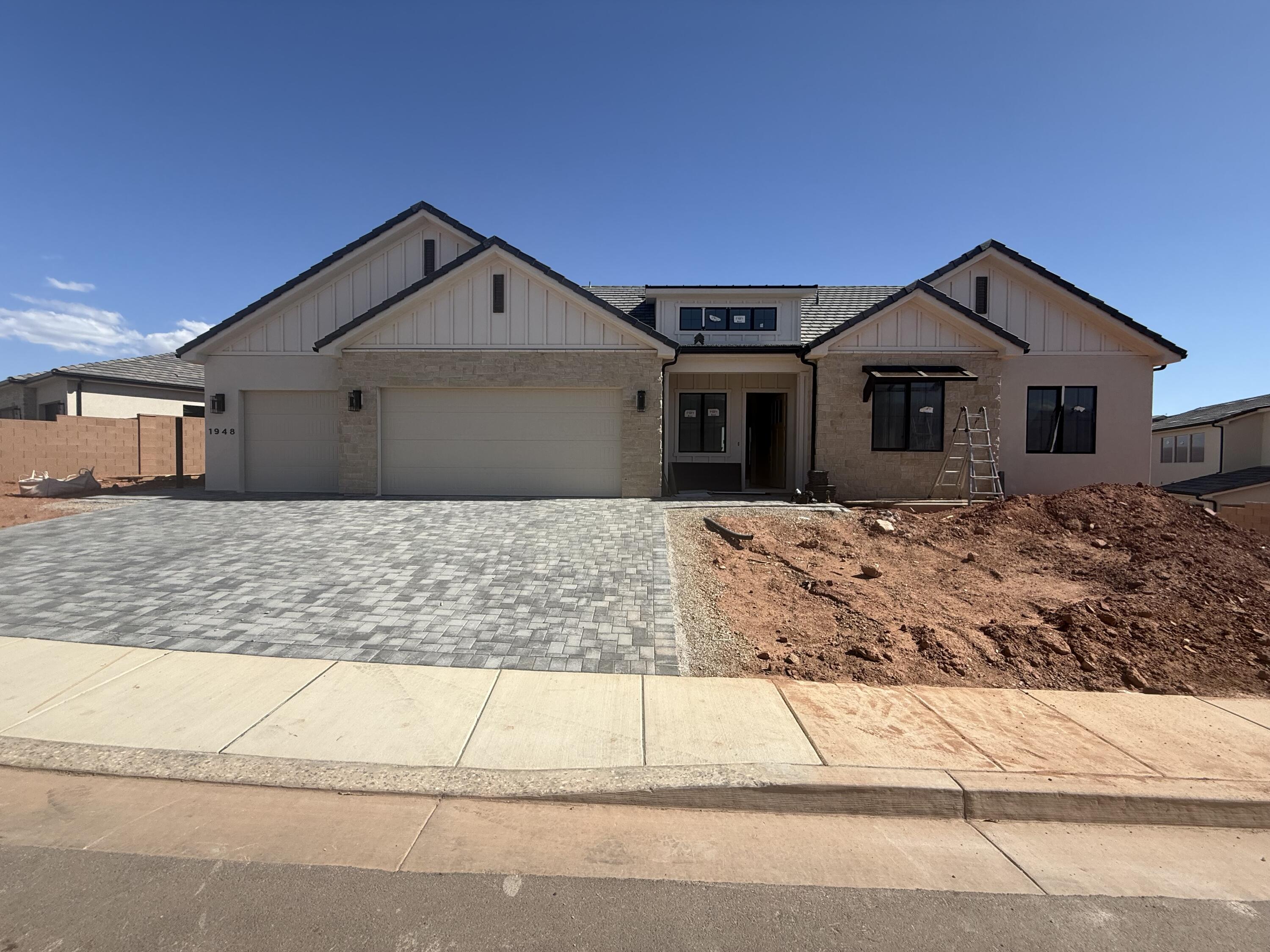 1948 N Rimview DR, Washington, UT 84780 — photo 1