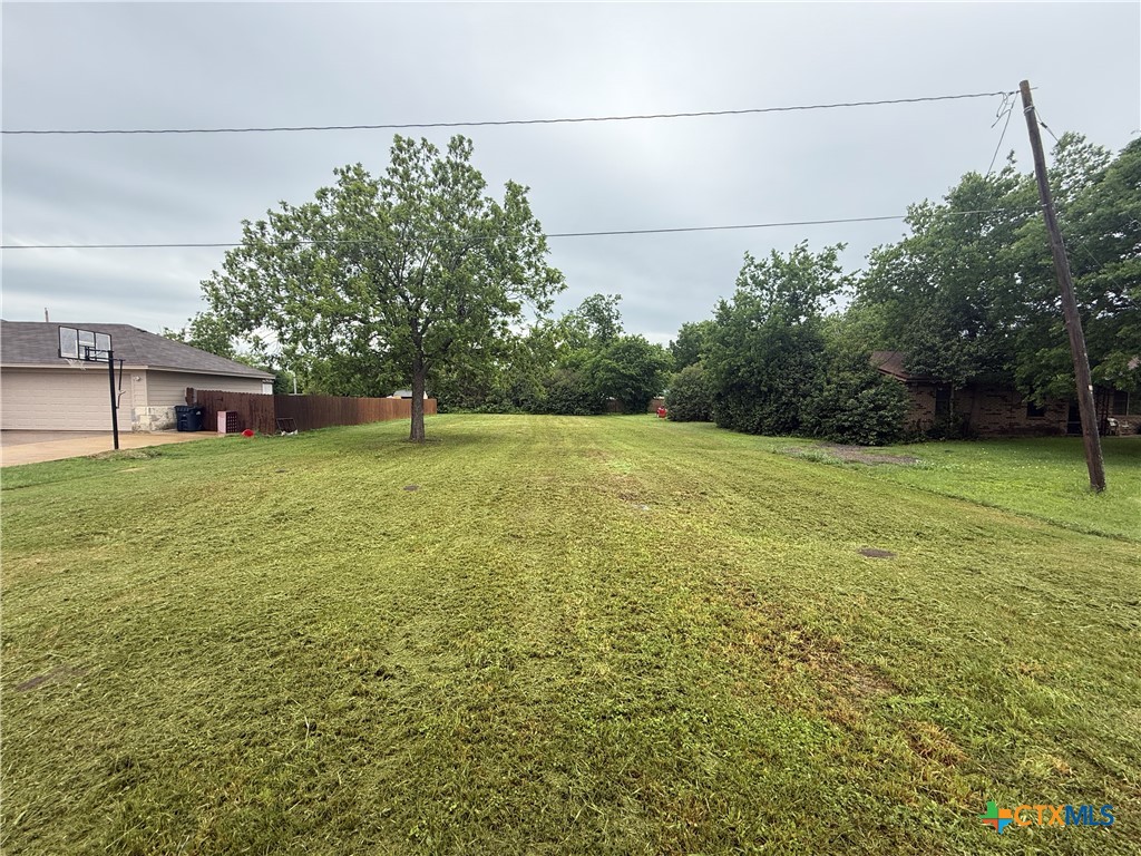303 Crockett, Holland, TX 76534 — photo 1