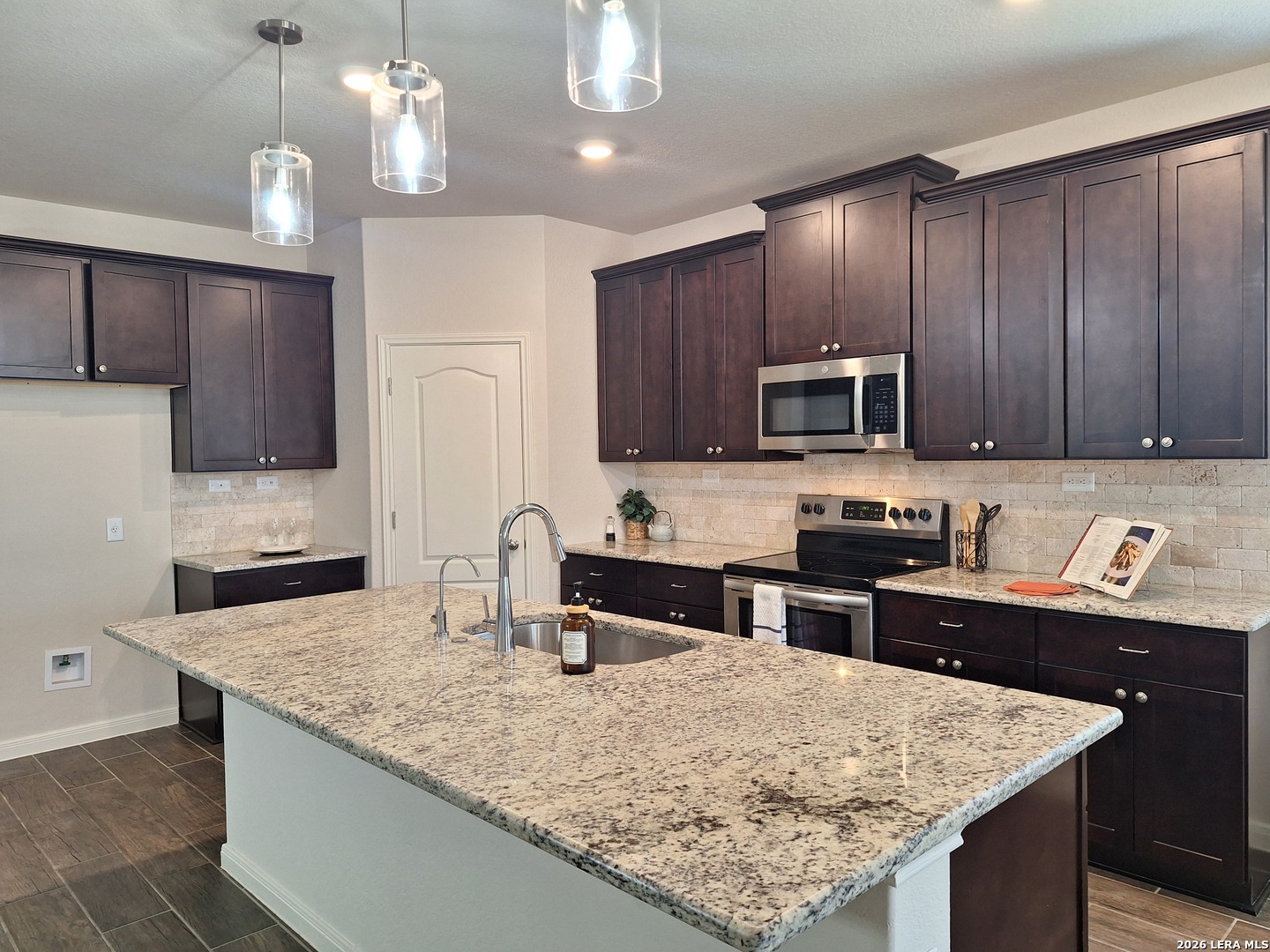 117 ANTLER BND, ,  78253 — photo 1