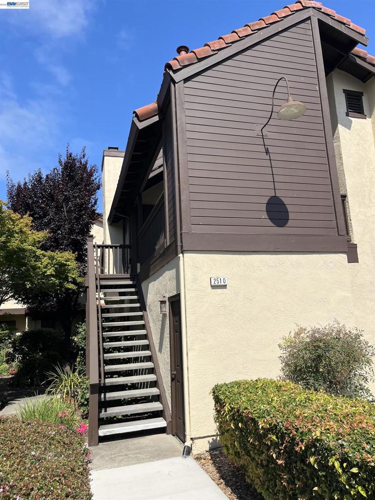 2510 Galleon Pl, San Leandro, CA 94577-6406 — photo 1