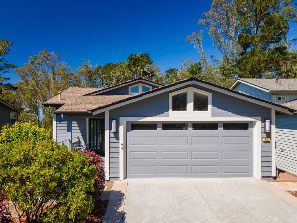 523 El Granada Boulevard, El Granada, CA 94019 — photo 1