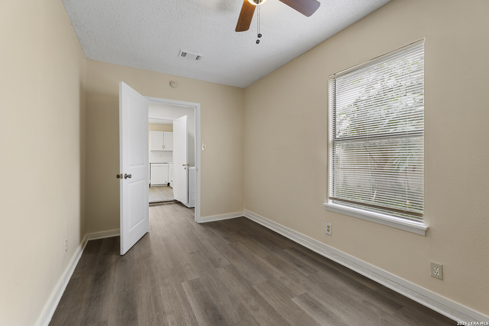 5907 CLIFF TRAIL DR, ,  78250 — photo 1