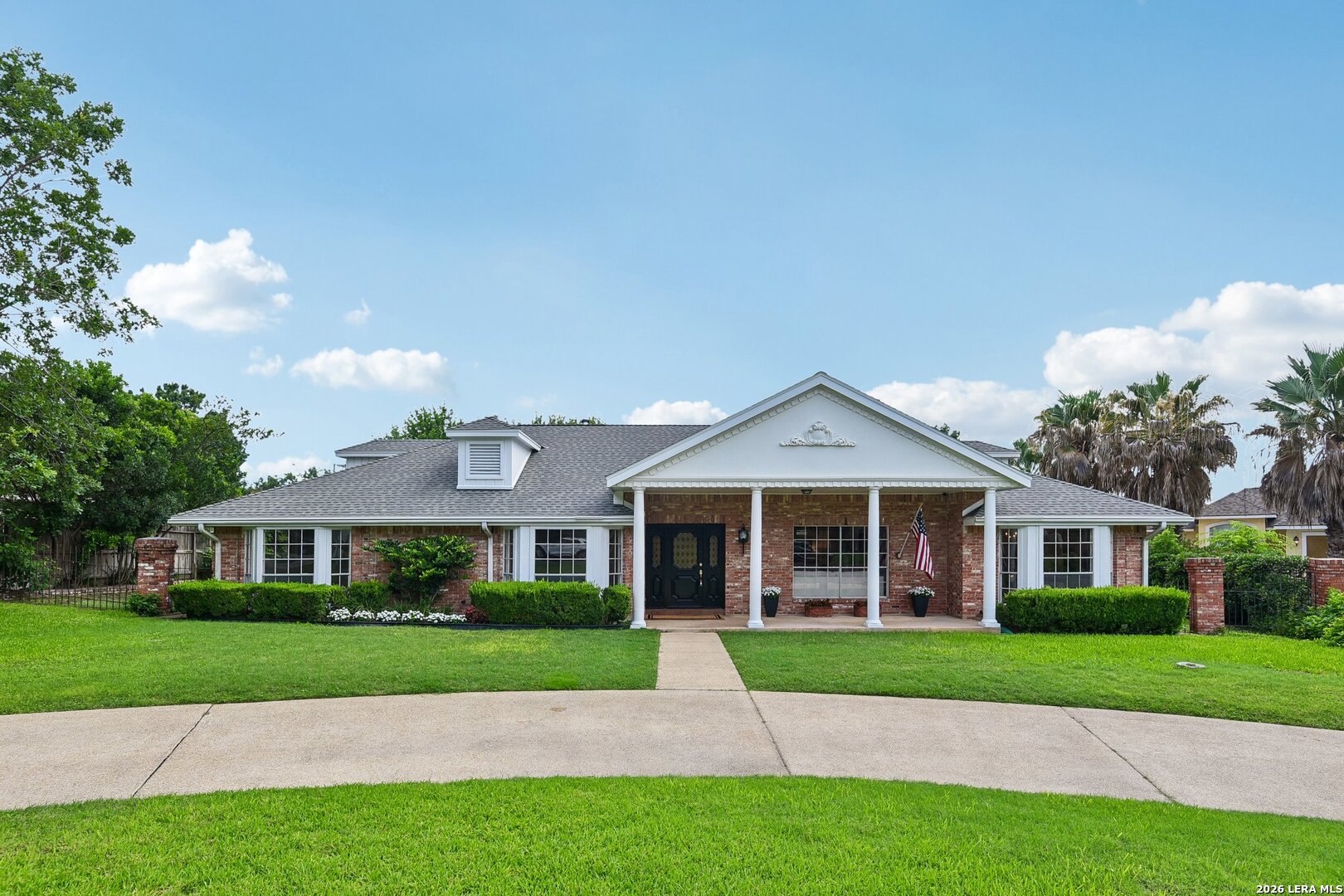 211 CHATTINGTON CT, Castle Hills, TX 78213 — photo 1