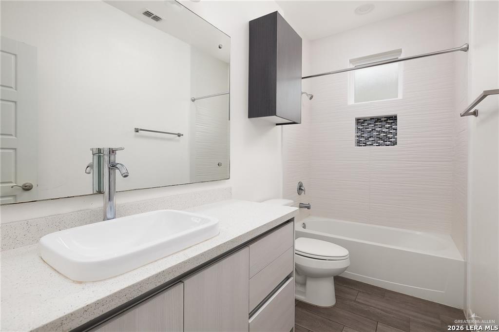 907 Carmel Avenue, ,  78577 — photo 1