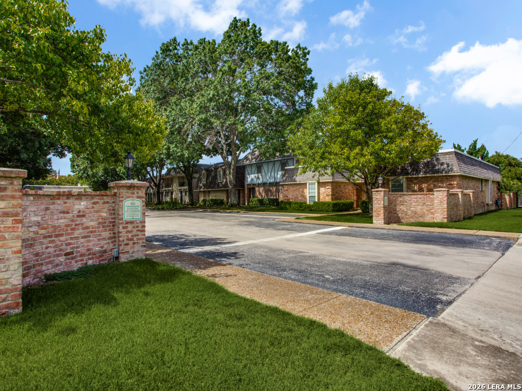 122 E TERRA ALTA DR, San Antonio, TX 78209 — photo 1