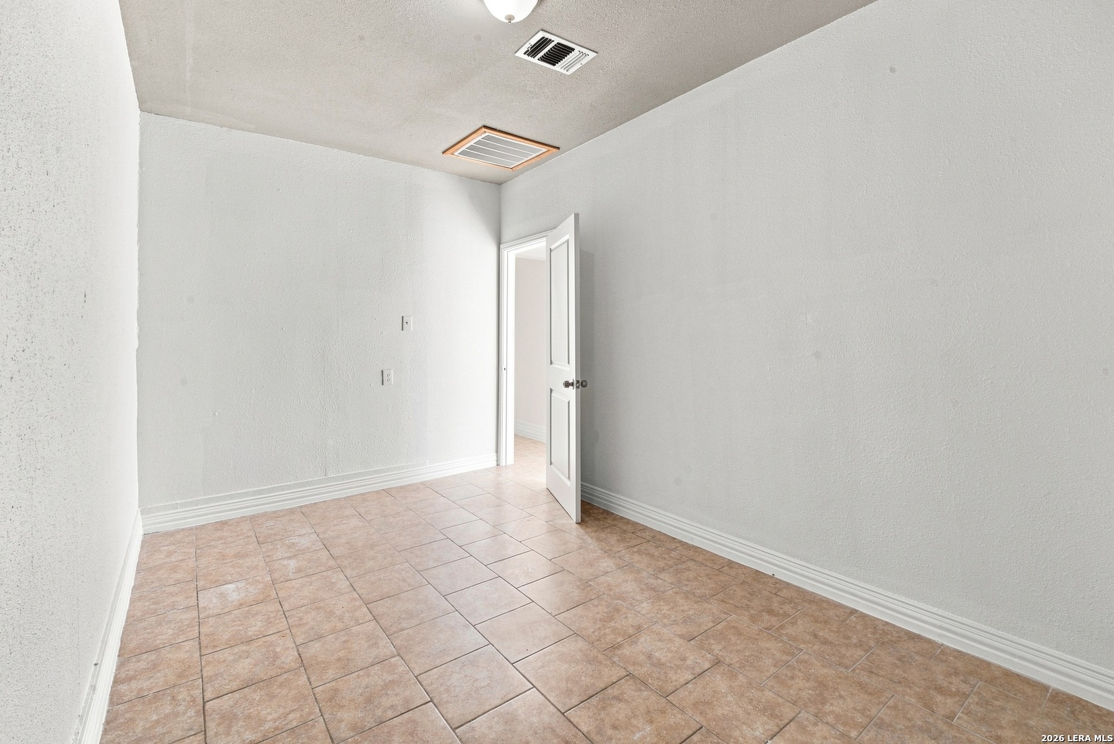 628 MONTICELLO CT, ,  78223 — photo 1