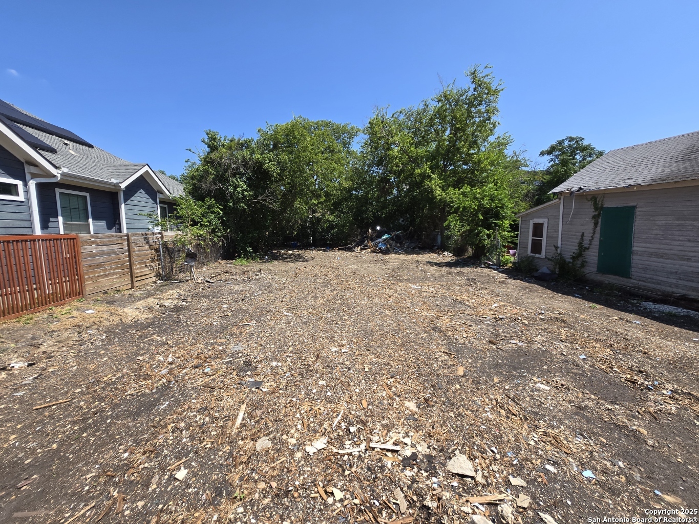 208 CACTUS ST, San Antonio, TX 78203 — photo 1