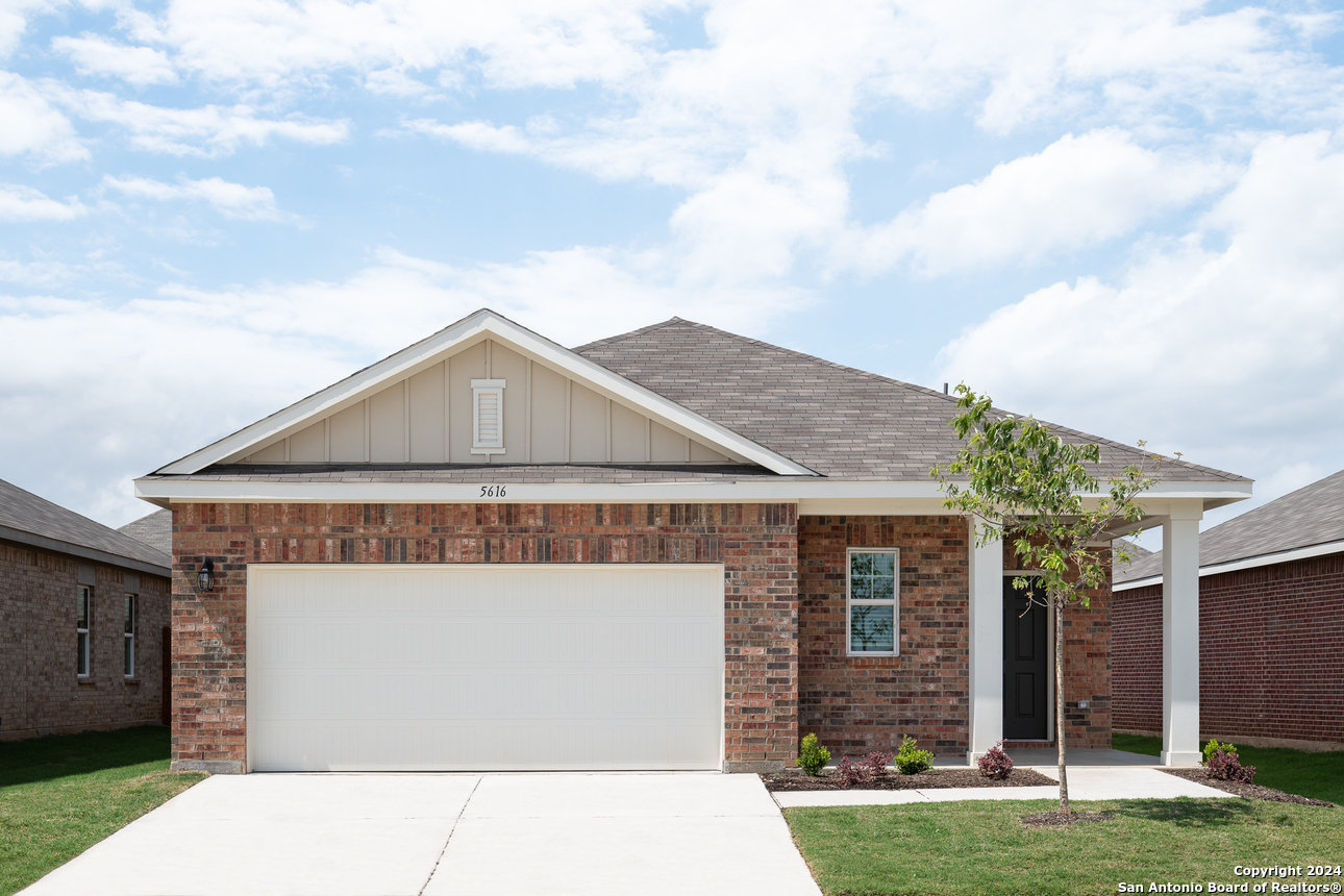 128 Dionicio Loop, ,  78155 — photo 1