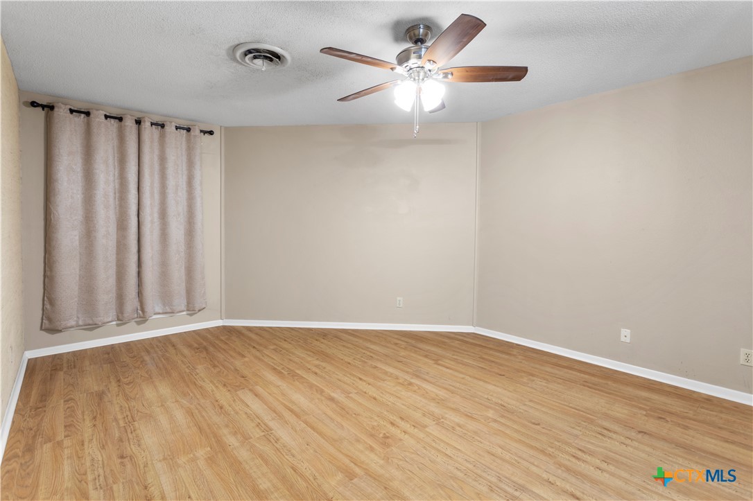 103 Windward, Victoria, TX 77901 — photo 1