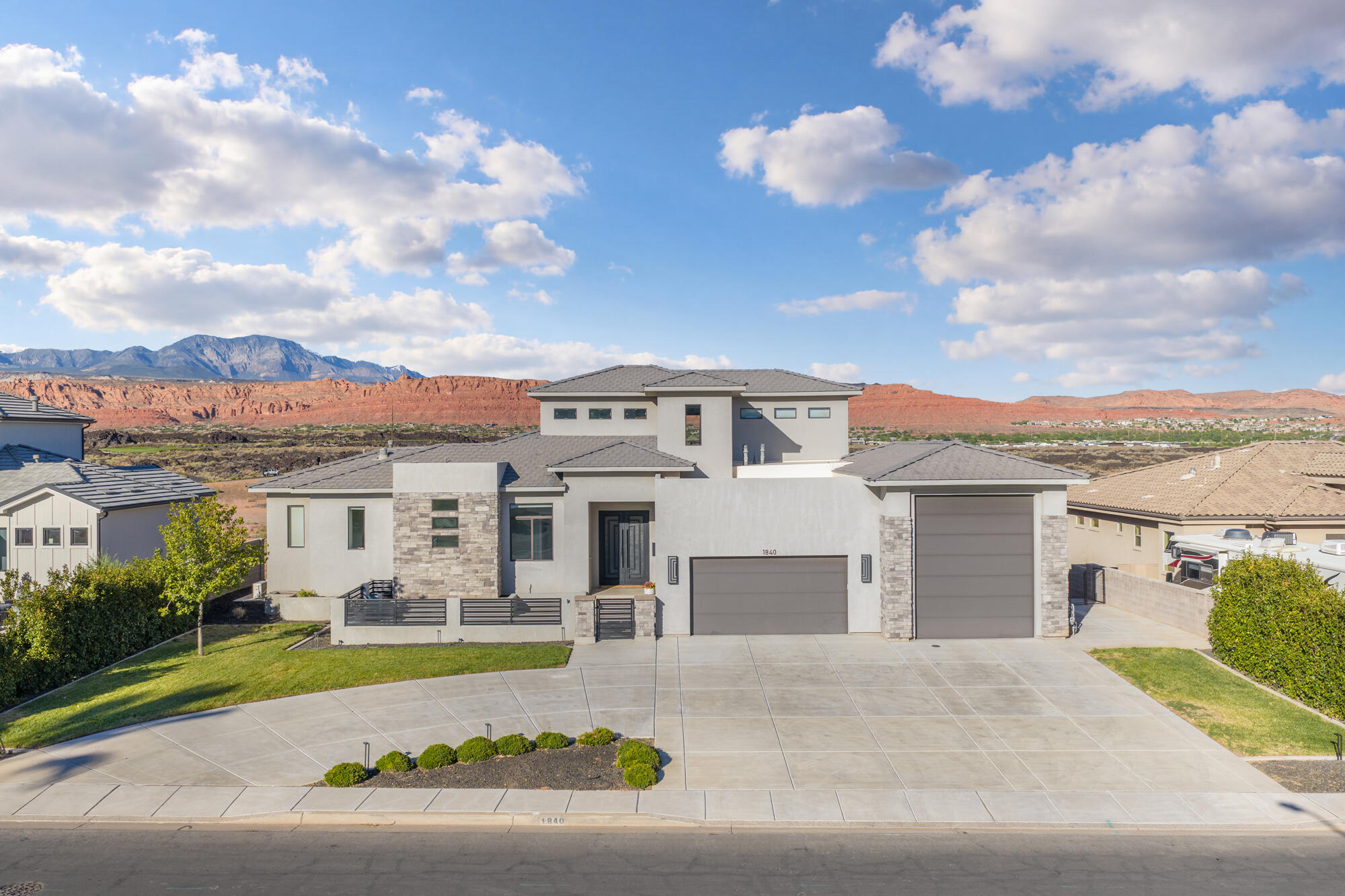 1840 Red Mountain DR, Santa Clara, UT 84765