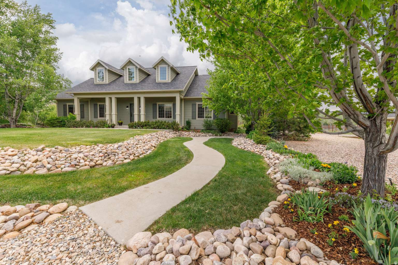 1877 S RIVER RUN DR, Huntsville, UT 84317 — photo 1