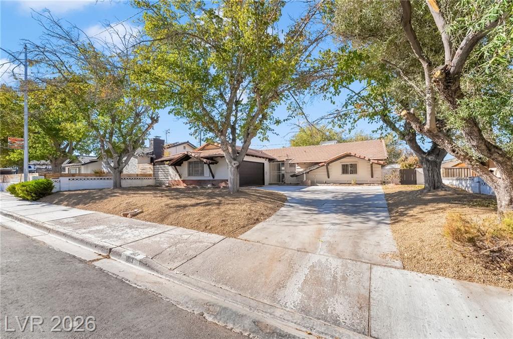 1813  Bracken Avenue, Las Vegas, NV 89104 — photo 1